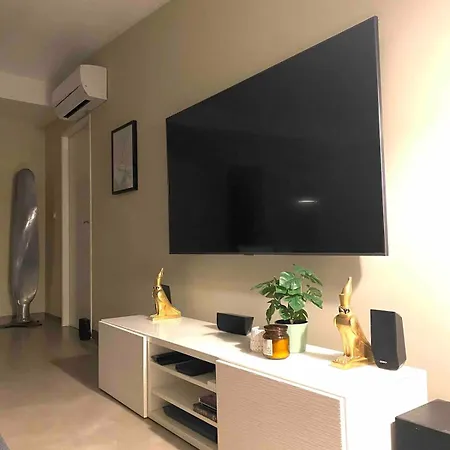 Magnifique 120m2 Climatise Centre Ним